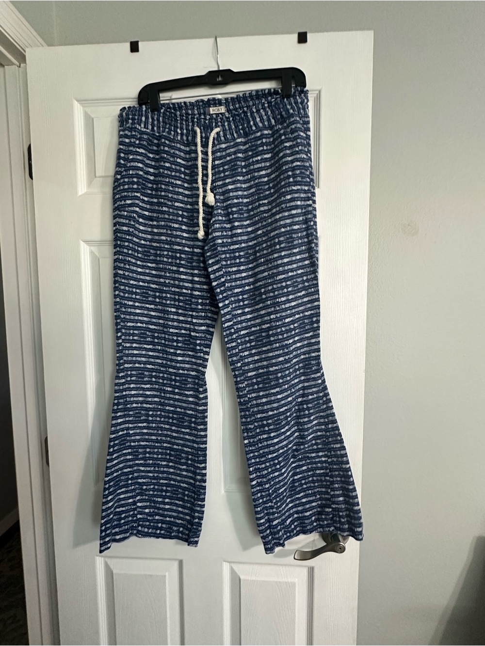 Roxy Blue Striped Drawstring pants size large